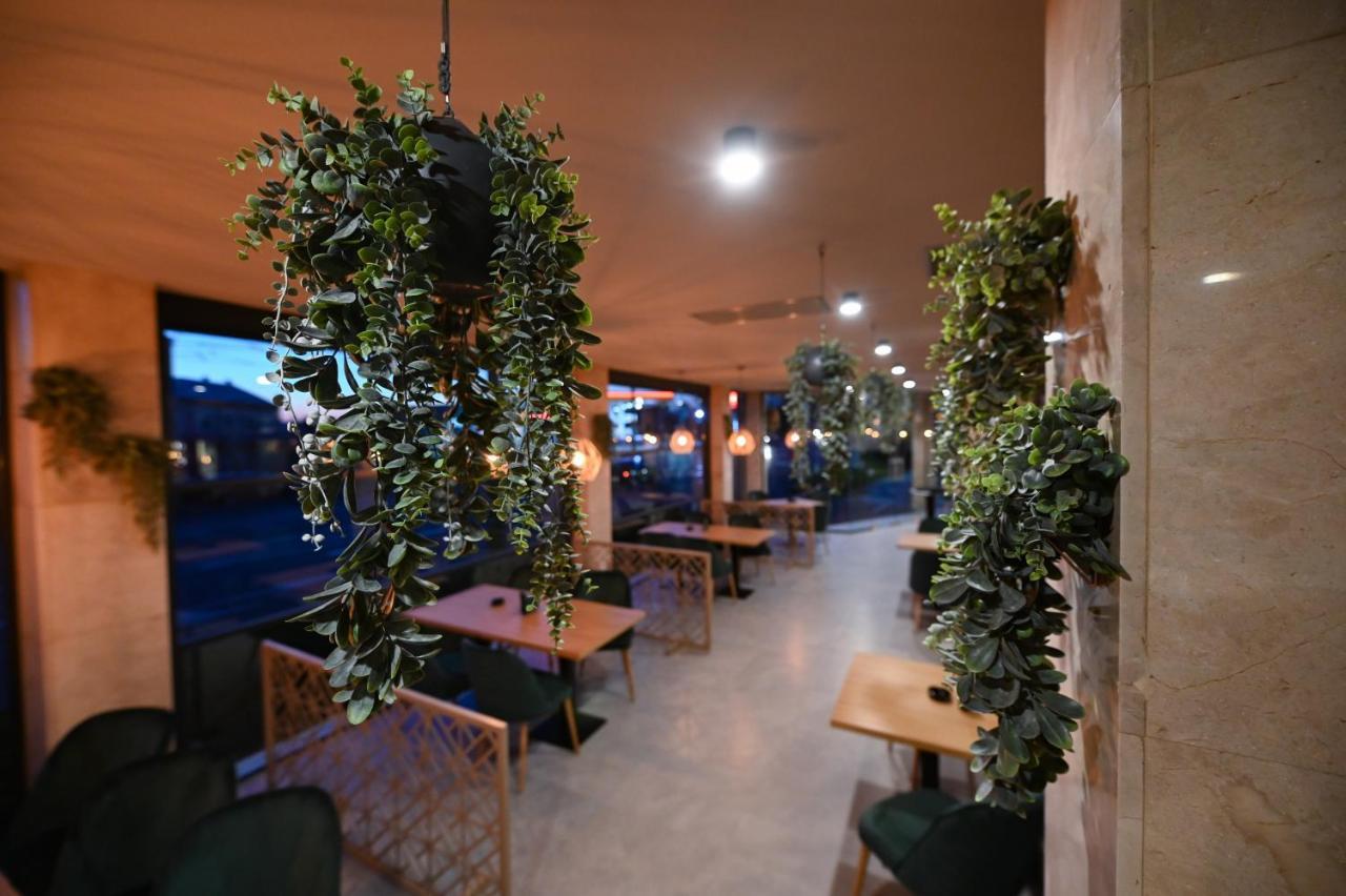 Hotel Xemar Αράντ Εξωτερικό φωτογραφία