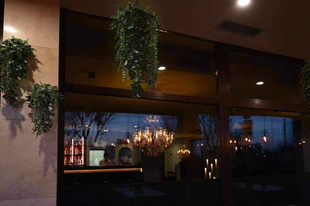 Hotel Xemar Αράντ Εξωτερικό φωτογραφία